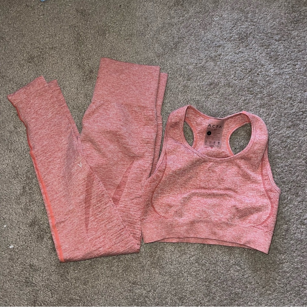 ACTA leggings and bar set in Sunset Orange. Size S